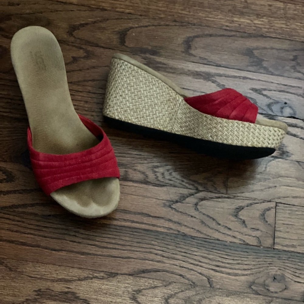 Ugg Size 6 Red Suede Sandal Platform Espadrilles Slides Slip On Shoes